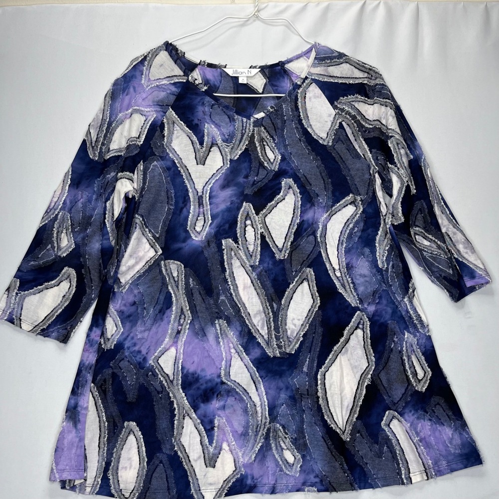 Jillian N Top Womens Medium Blue Purple Tie Dye 3/4 Sleeve Raw Edge Applique Tee